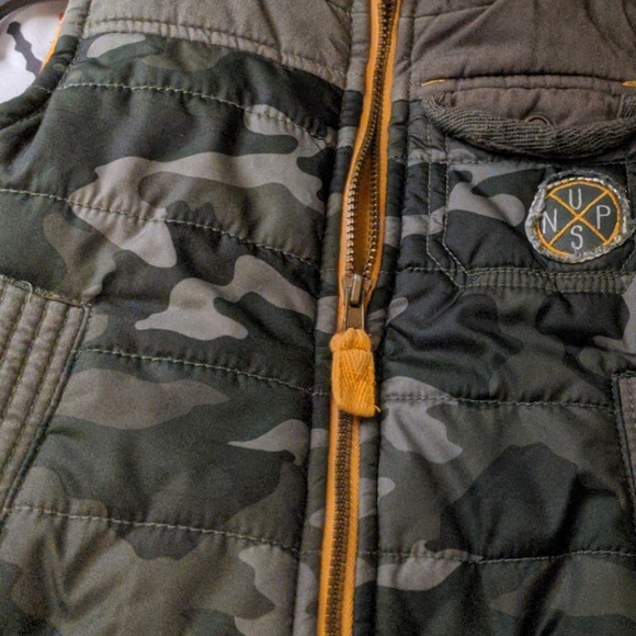Camo Vest - Picture 2 of 3
